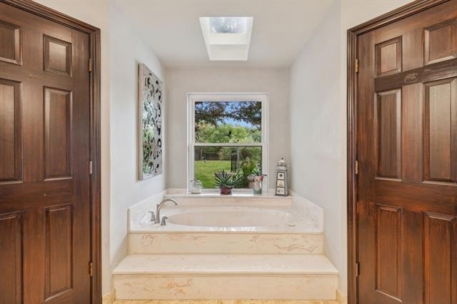 2407 N Carroll Avenue - Photo 18