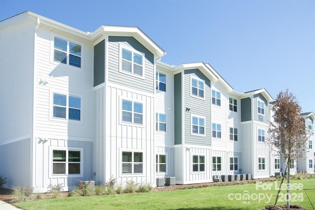225 Rhyne Road - Photo 1