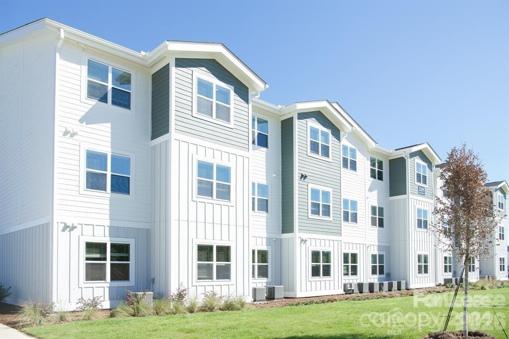 225 Rhyne Road - Photo 1