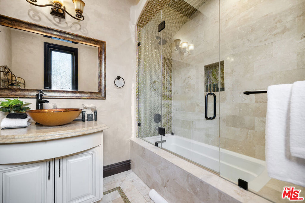18607 Cassandra Street - Photo 32