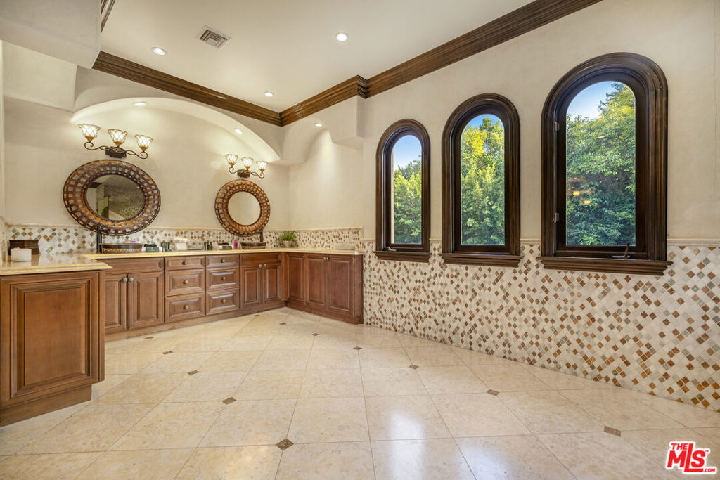 18607 Cassandra Street - Photo 28