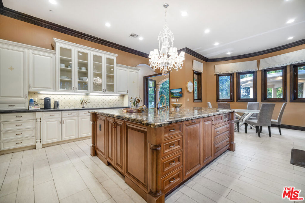 18607 Cassandra Street - Photo 4