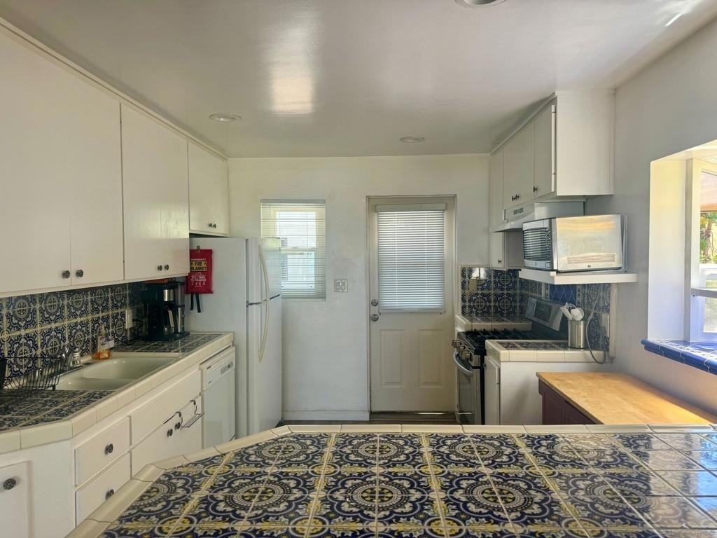 8151 Camino Del Oro - Photo 12