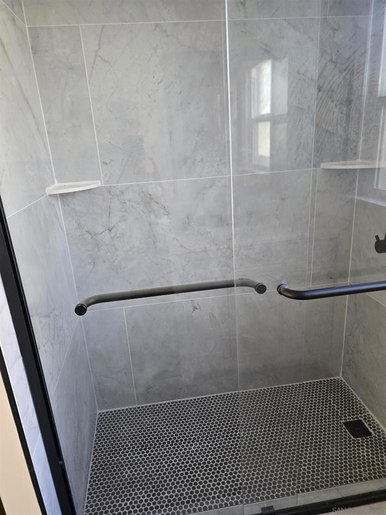4527 Esther Street - Photo 4