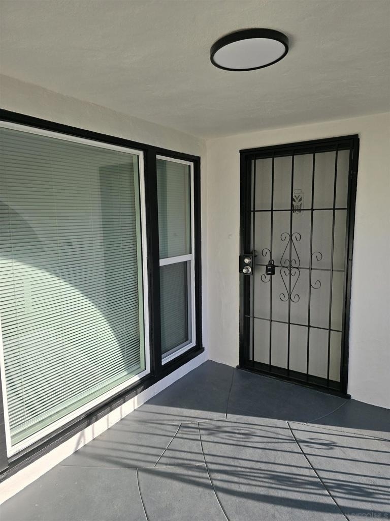 4527 Esther Street - Photo 6