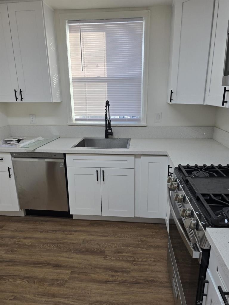 4527 Esther Street - Photo 2