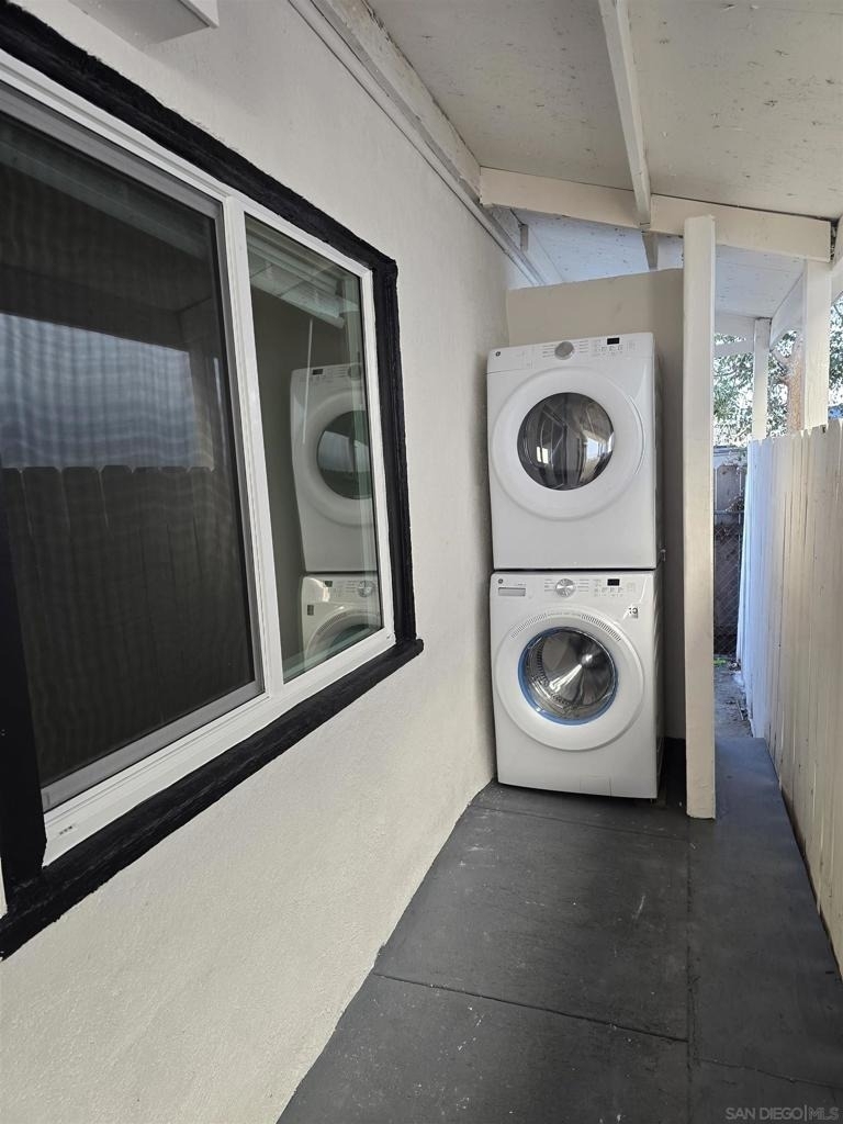 4527 Esther Street - Photo 3