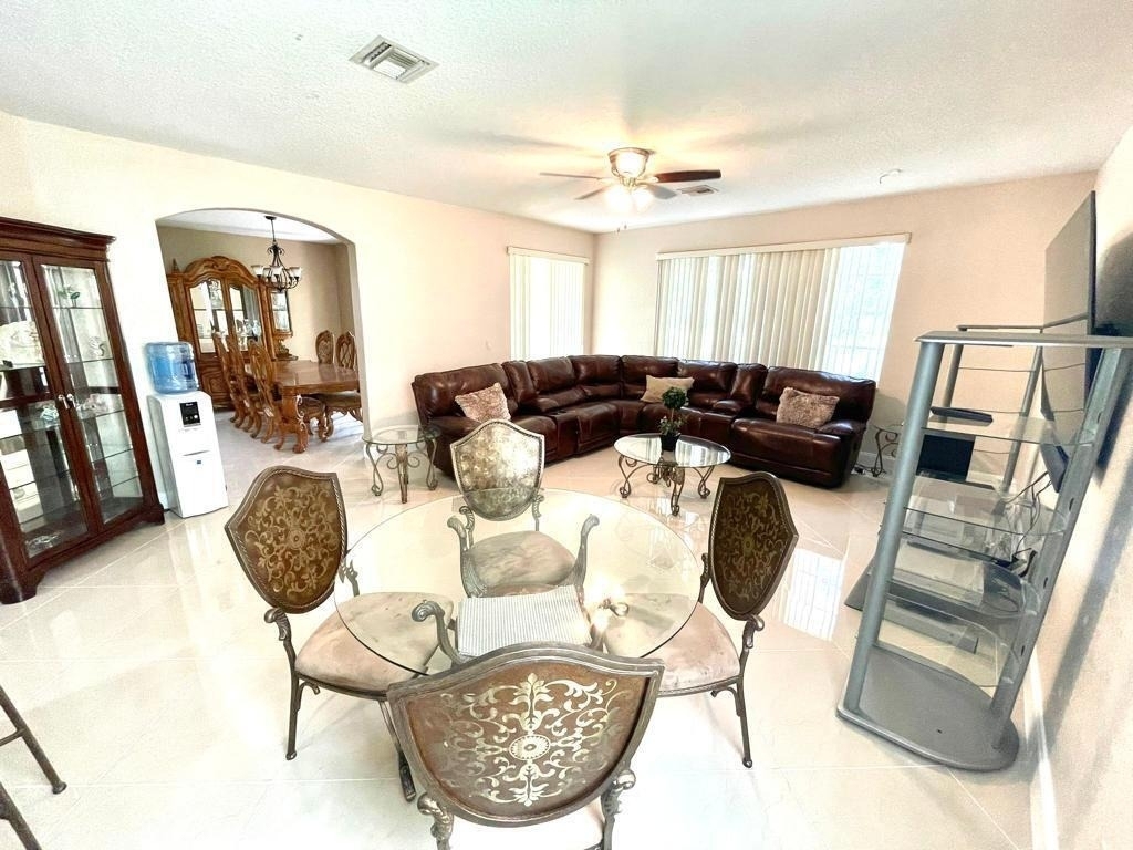 10454 Galleria Street - Photo 6