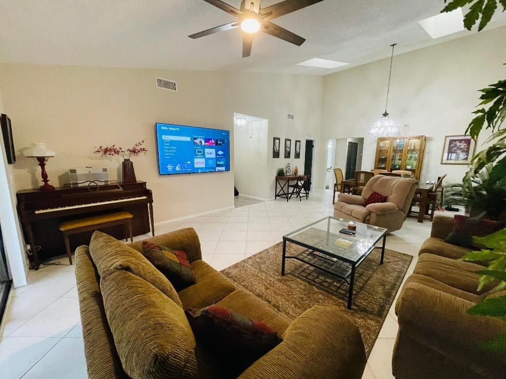 354 Sw 28th Avenue - Photo 2