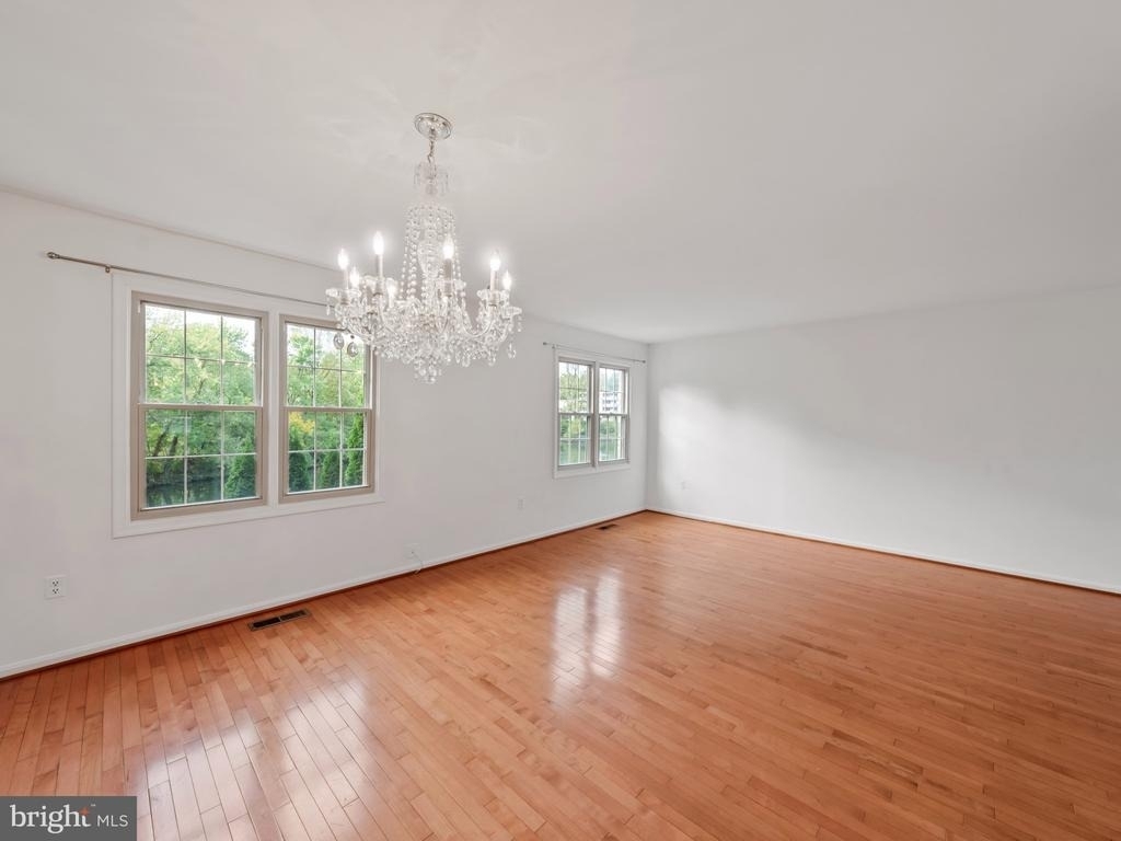 7654 Westlake Terrace - Photo 9
