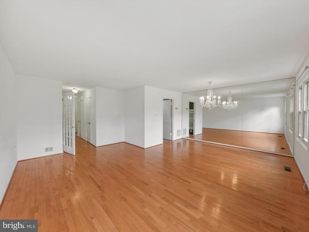 7654 Westlake Terrace - Photo 11