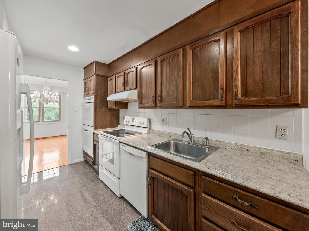7654 Westlake Terrace - Photo 7