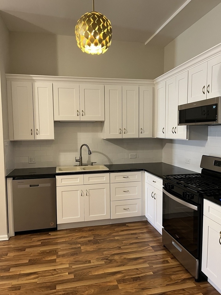 903 Main Street - Photo 1