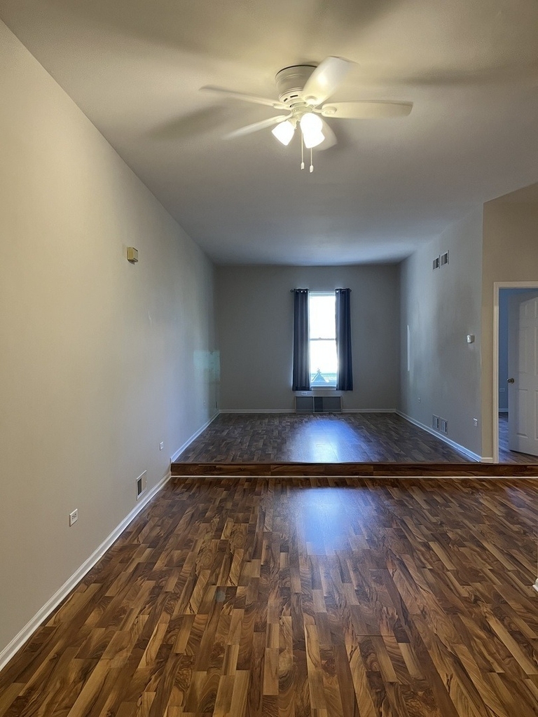 903 Main Street - Photo 2