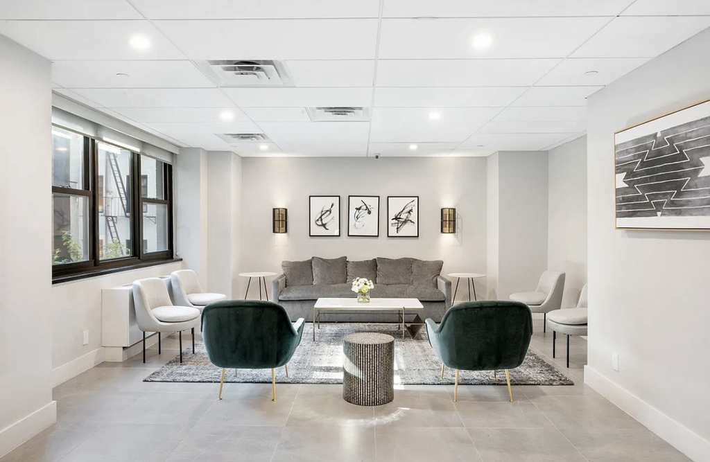 150 East 34th Street, Unit 2903 - Photo 15