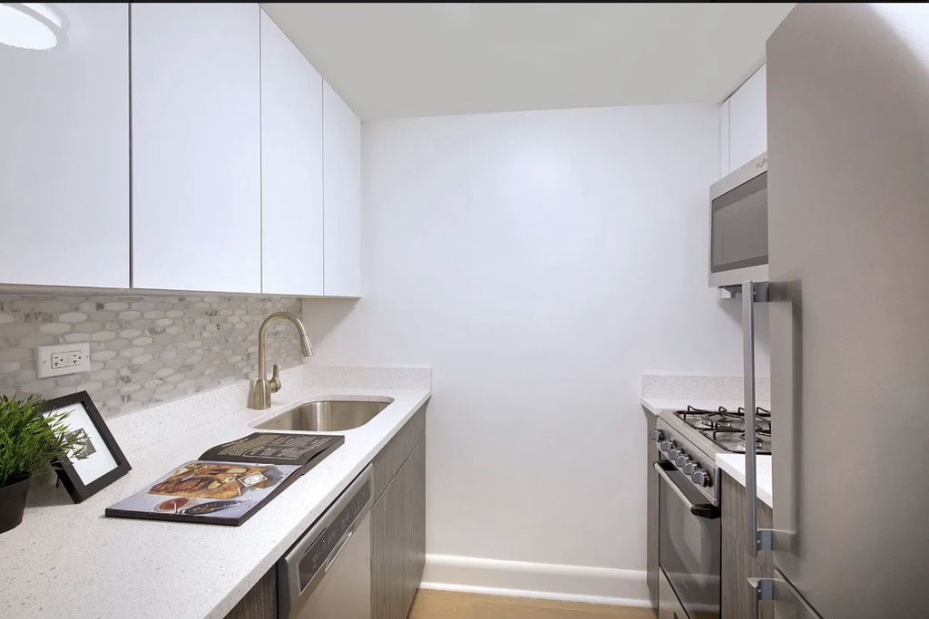 150 East 34th Street, Unit 2903 - Photo 5
