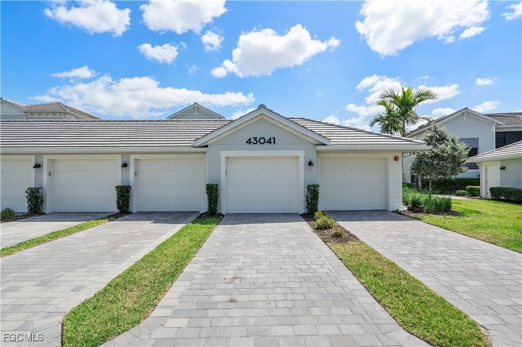 43041 Greenway Boulevard - Photo 0