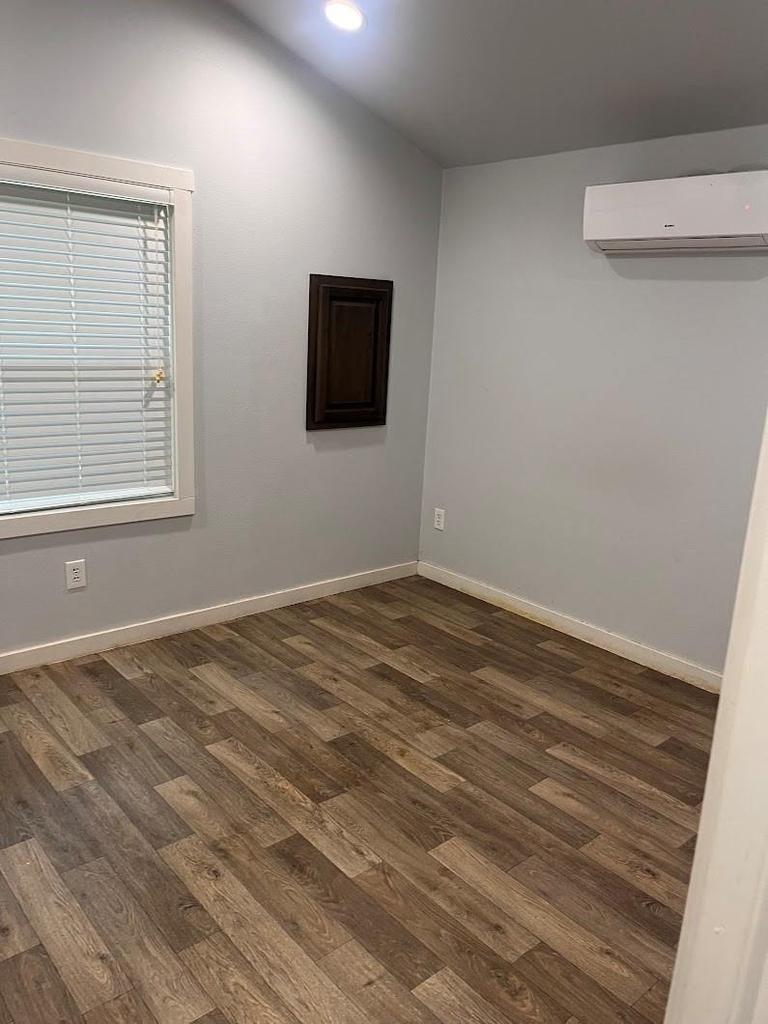 129 Shoreline Drive - Photo 4