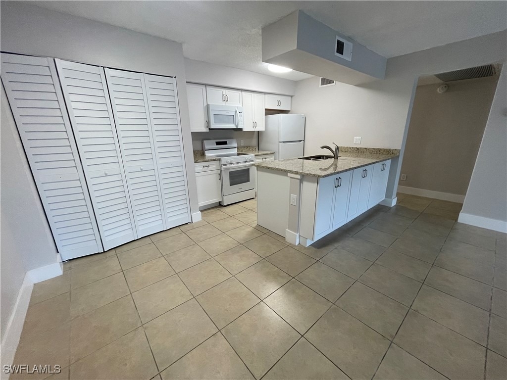 5323 Summerlin Road - Photo 3