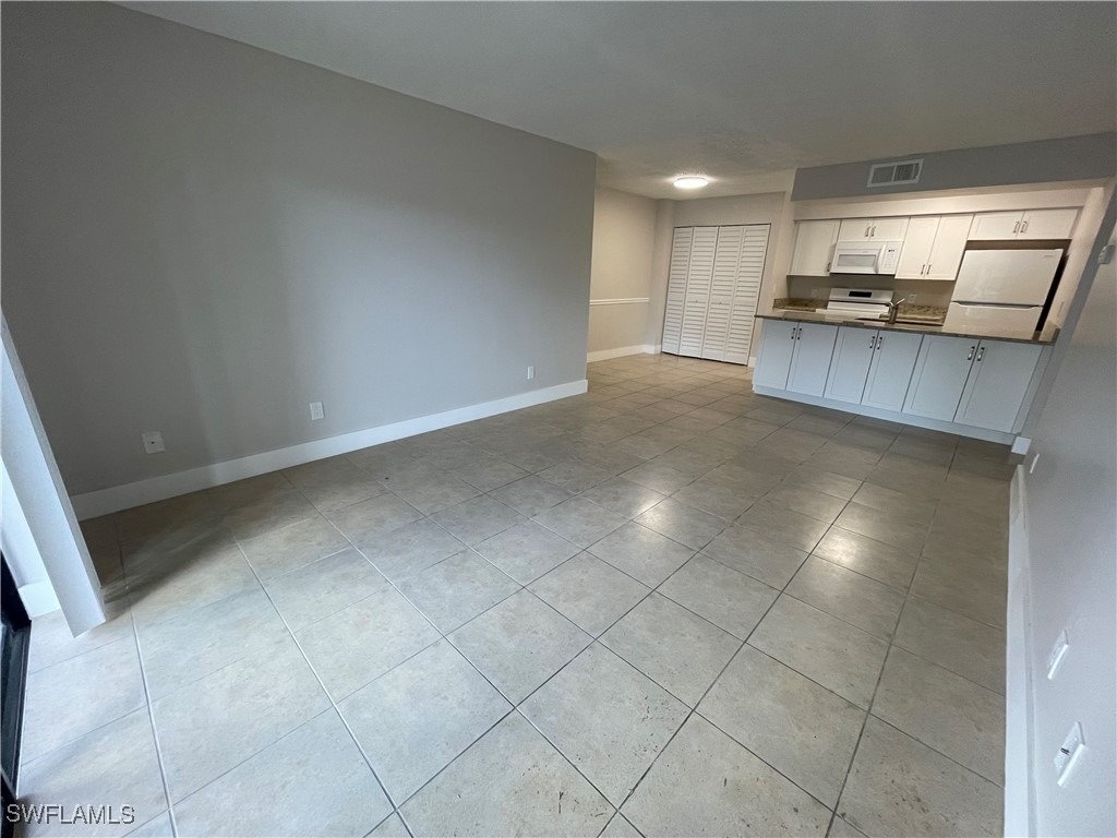5323 Summerlin Road - Photo 0