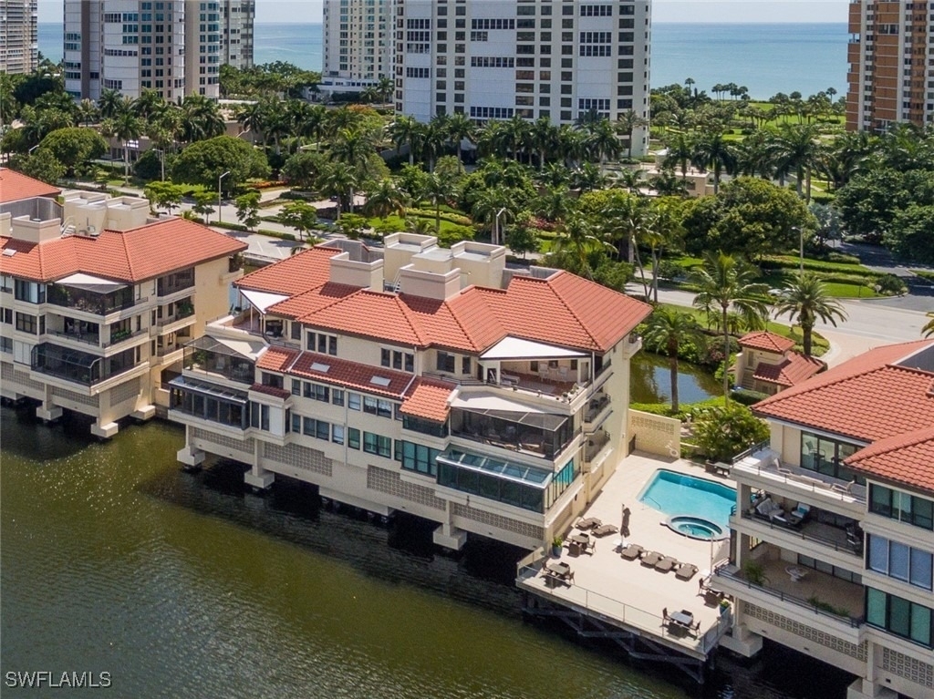 4400 Gulf Shore Boulevard N - Photo 1