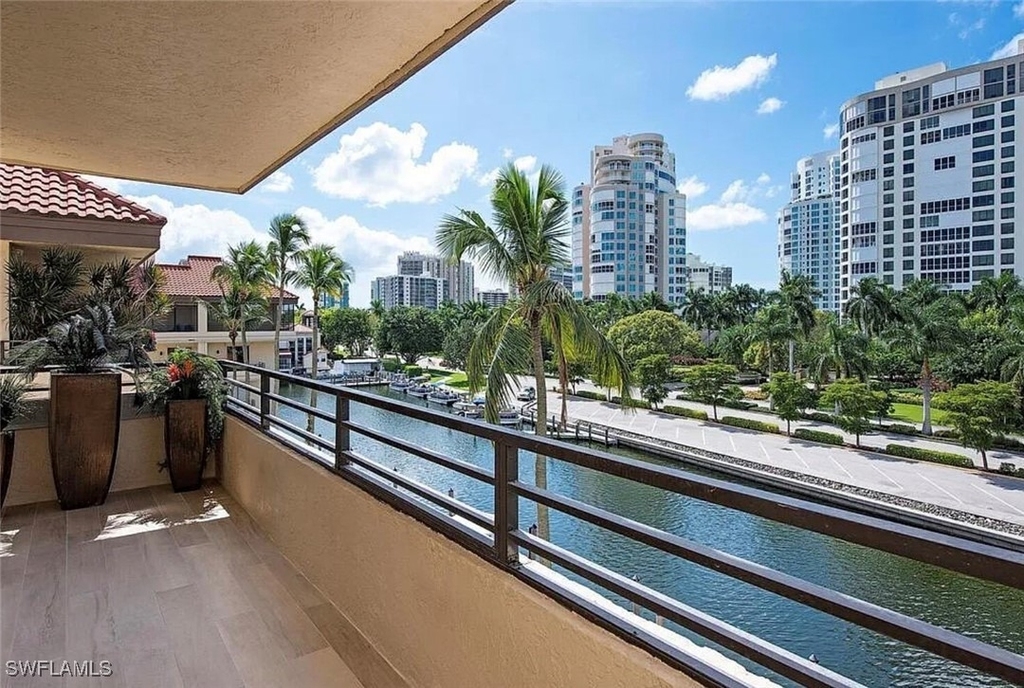 4400 Gulf Shore Boulevard N - Photo 0