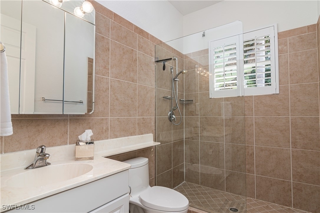 380 5th Avenue N - Photo 15