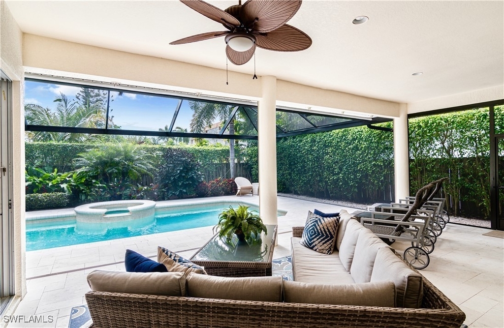 380 5th Avenue N - Photo 0