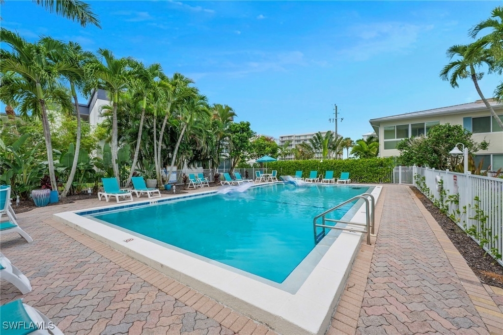 1950 Gulf Shore Boulevard N - Photo 14