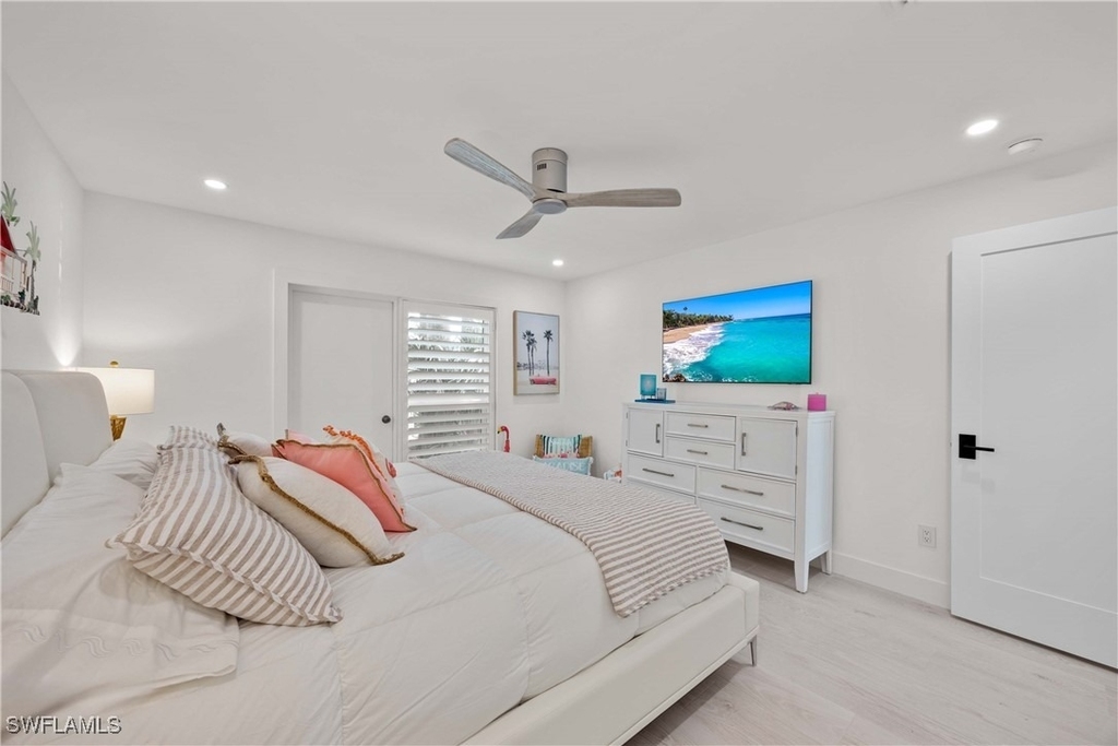 2100 Gulf Shore Boulevard N - Photo 16
