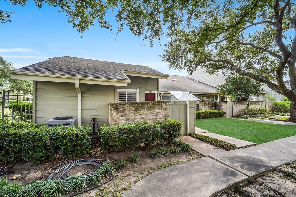 12980 Greenway Chase Court - Photo 16