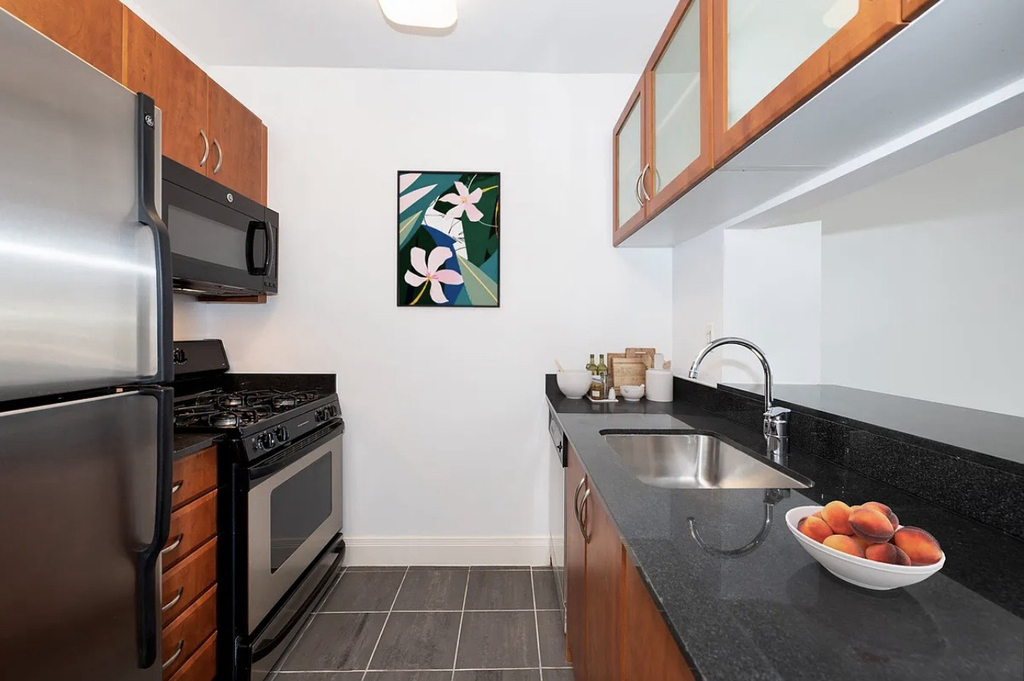 222 East 34th Street, Unit 1208 - Photo 2