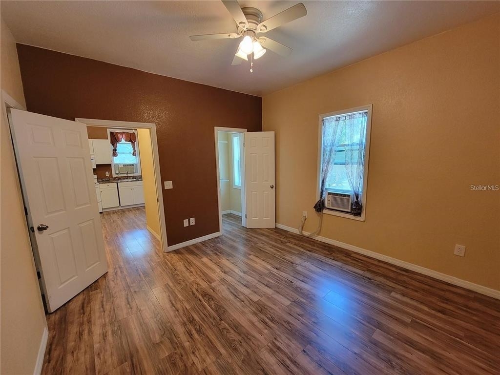 965 Ne 2nd Street - Photo 2