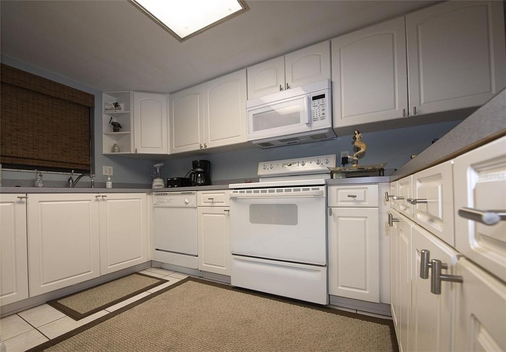 1571 S Atlantic Avenue - Photo 2