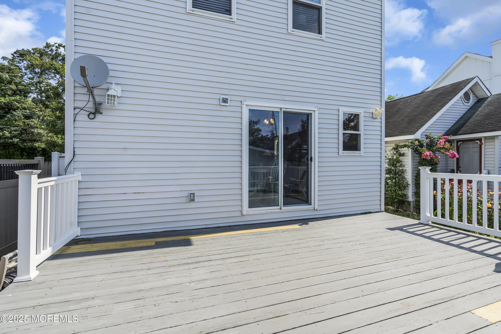 143 Lake Avenue - Photo 7