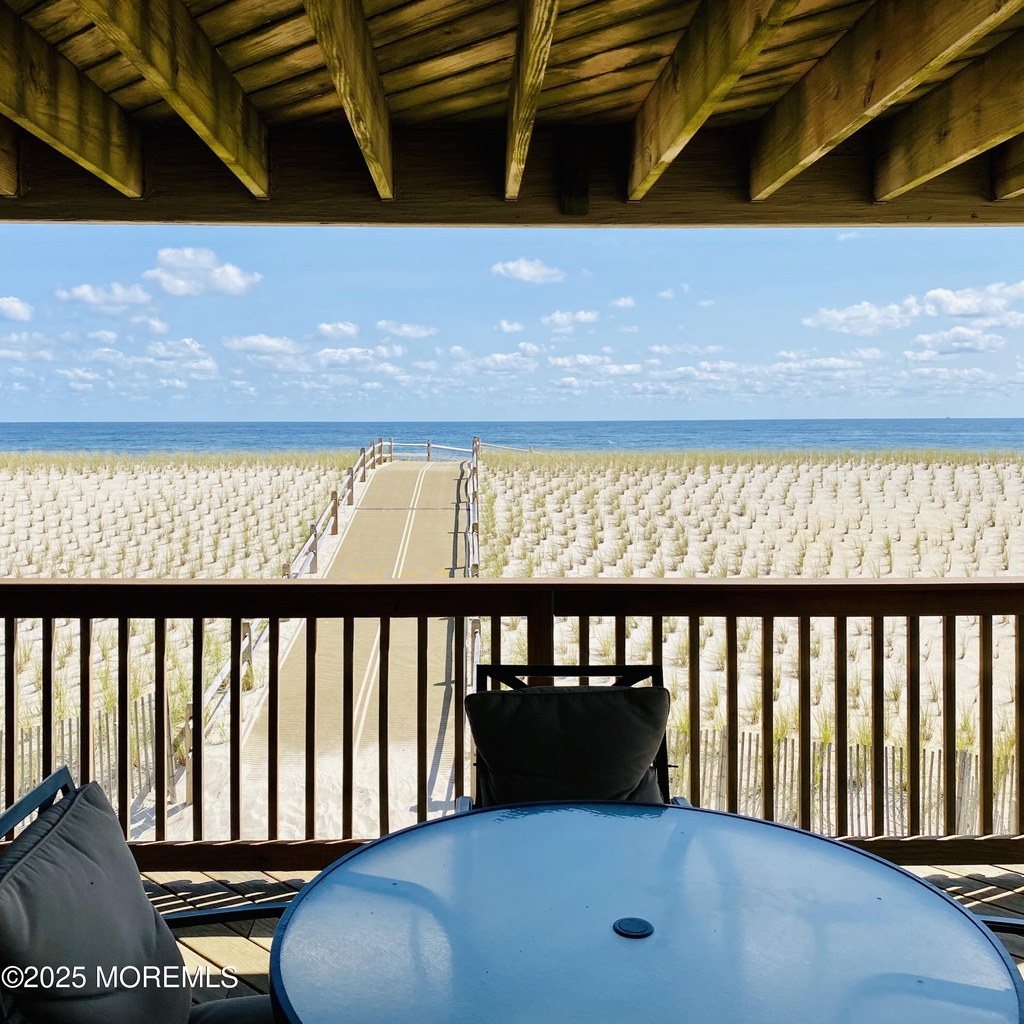 1926 Ocean Avenue - Photo 10