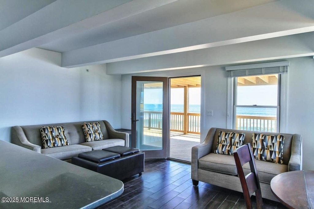 1926 Ocean Avenue - Photo 3