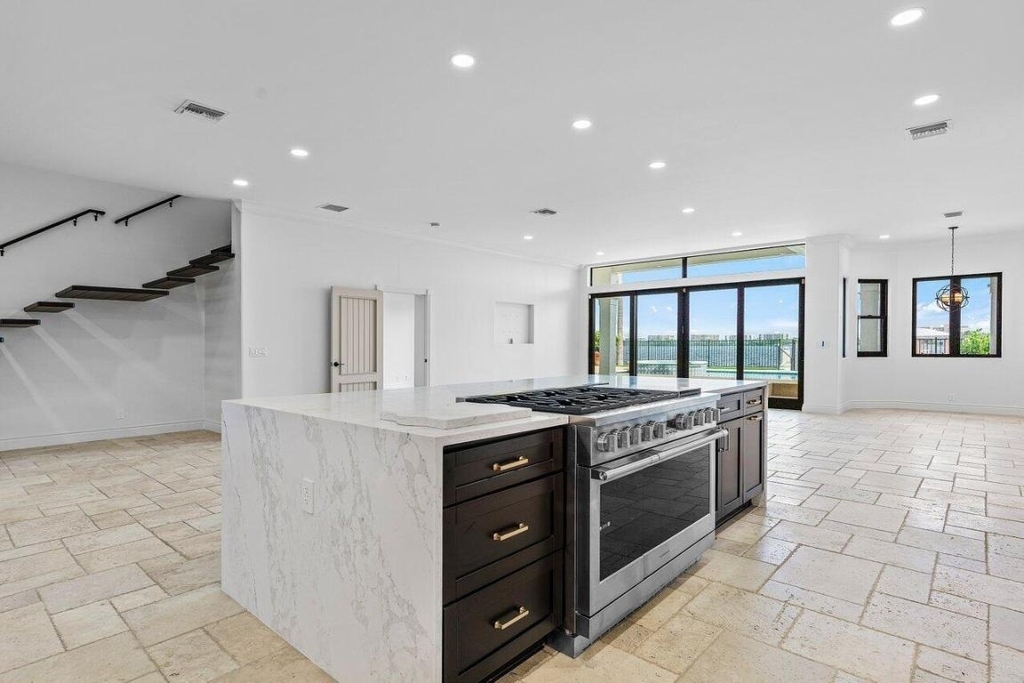 1 S 18th Avenue S - Photo 13