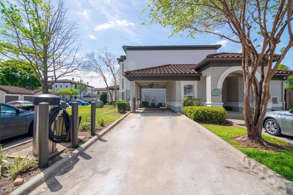2840 Shadowbriar Drive - Photo 14