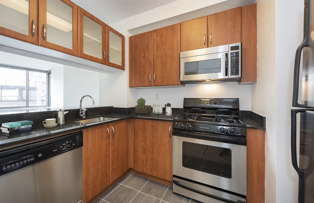 222 East 34th Street, Unit 1216 - Photo 2