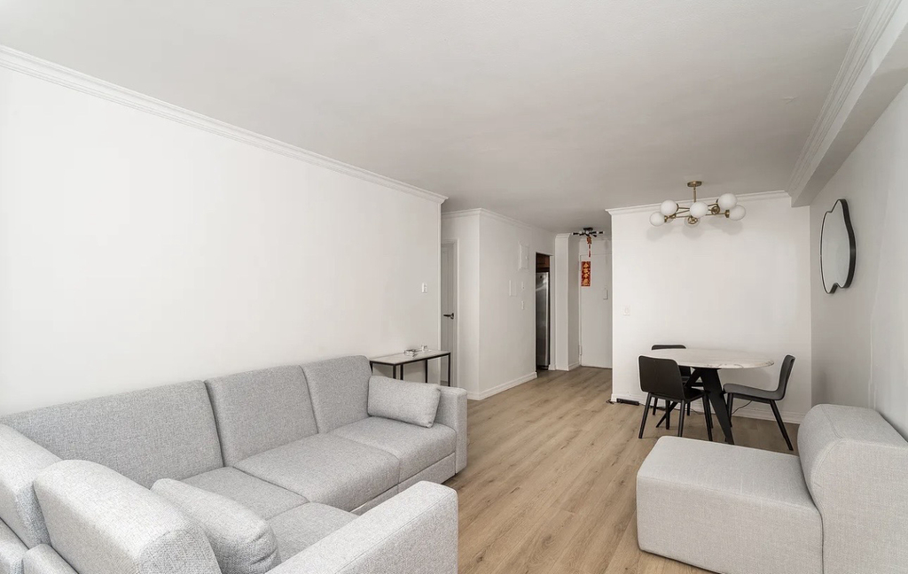 301 East 22nd Street, Unit 2v - Photo 2