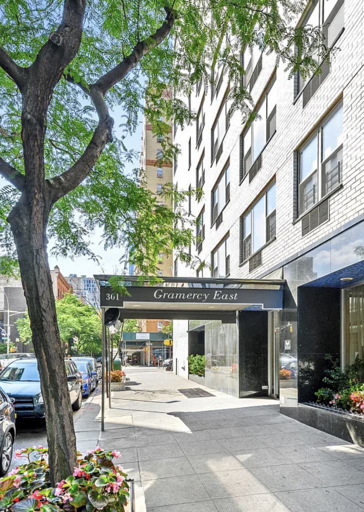 301 East 22nd Street, Unit 2v - Photo 13