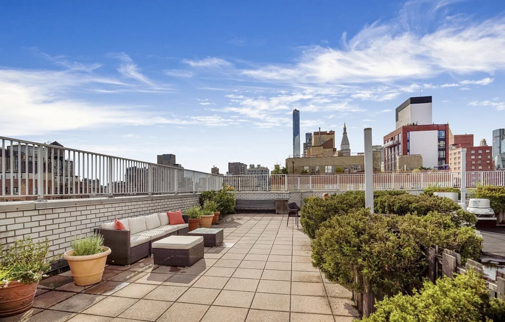 301 East 22nd Street, Unit 2v - Photo 10