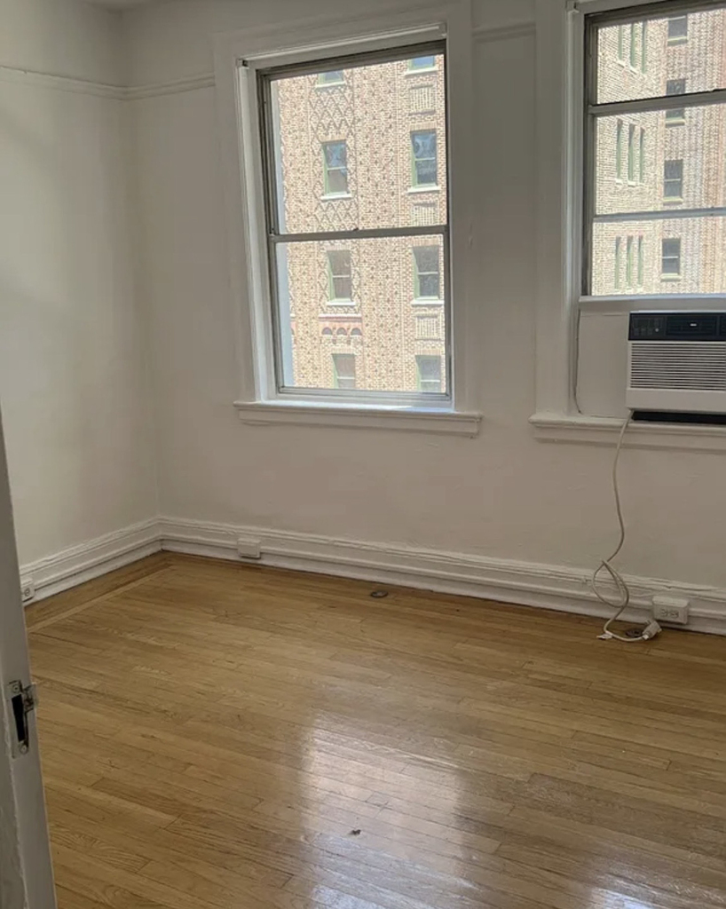 150 East 39th Street, Unit 1606 - Photo 2