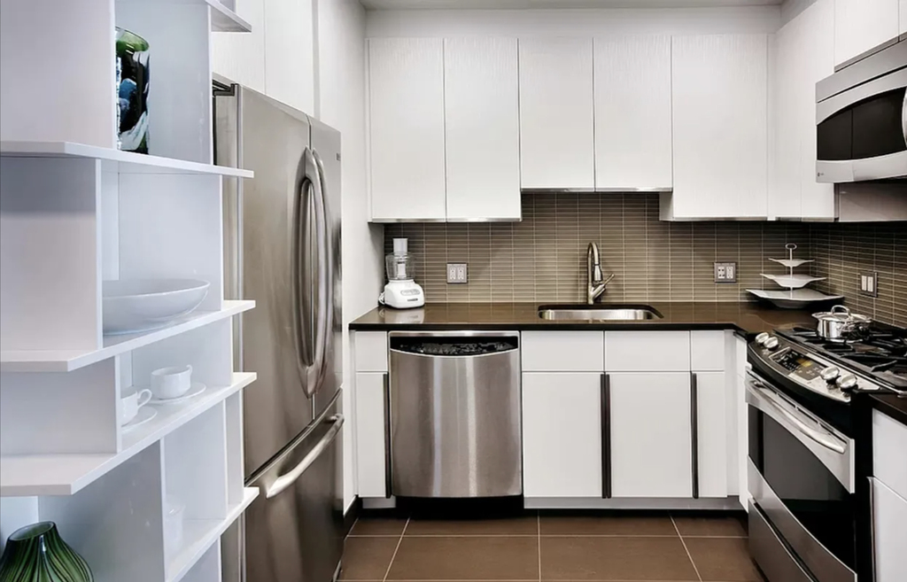 West 67th Street - Photo 4