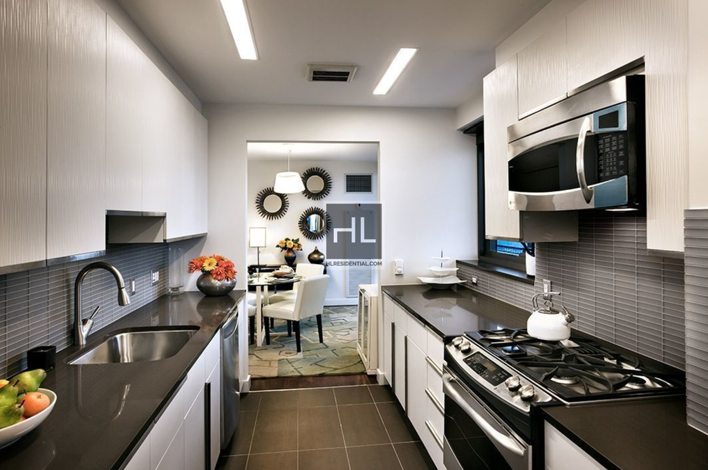 West 67th Street - Photo 3