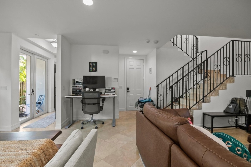 732 Ne 15th Avenue - Photo 13