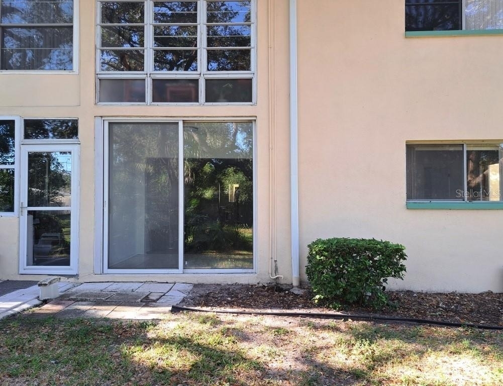 2005 Greenbriar Boulevard - Photo 4