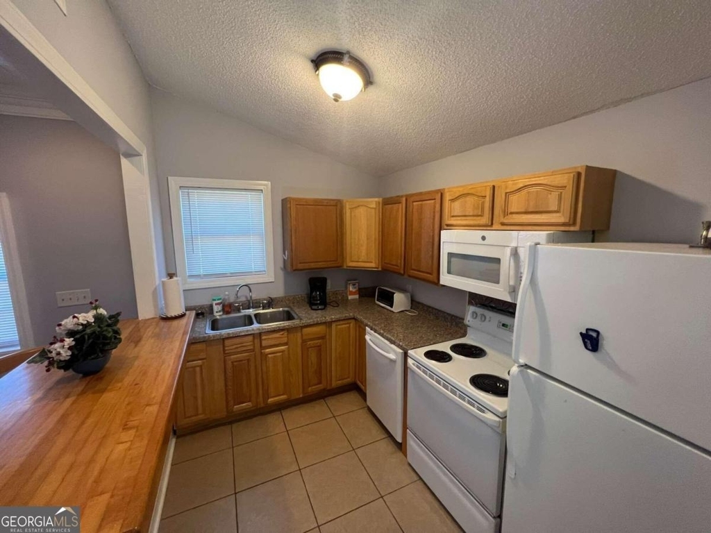 285 Savannah Avenue - Photo 4