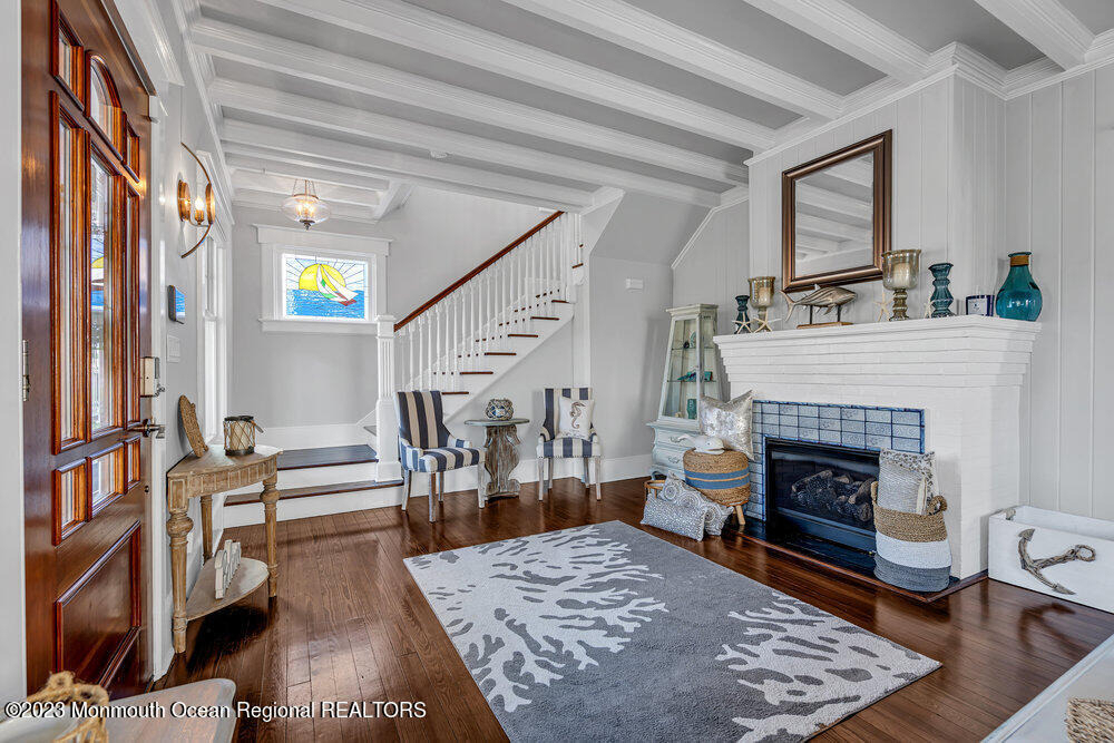 304 Atlantic Avenue - Photo 2